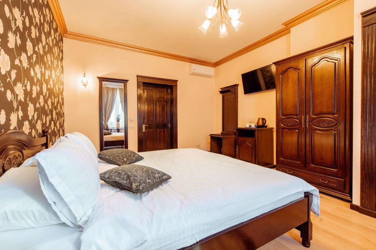 Vila Genia Campulung Moldovenesc Bagian luar foto